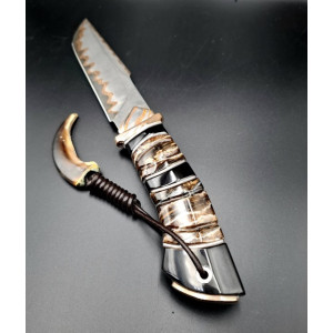 ВЕДМЕЖИЙ КІГОТЬ ІІІ ніж ручної роботи майстра Павла Гончаренка, сталь к390 в ламінаті з нержавіючого дамаску через три шари міді, 64 HRC. Photo 2